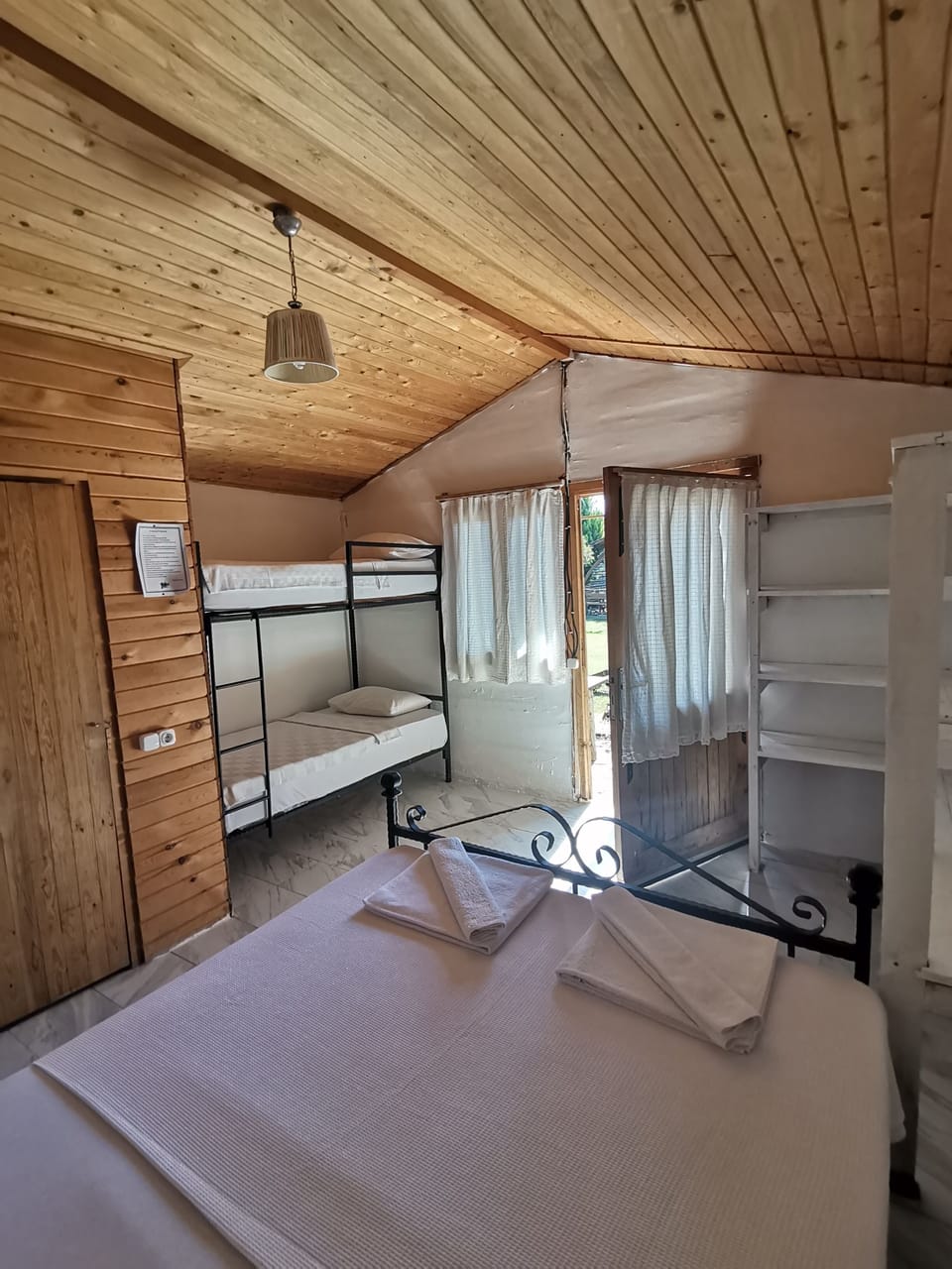 Desk, free cribs/infant beds, free WiFi, bed sheets