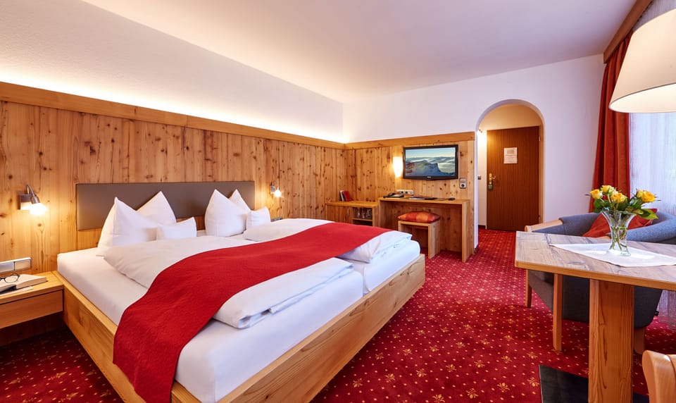 Double Room, Mountain View, Mountainside | Premium bedding, down comforters, minibar, in-room safe