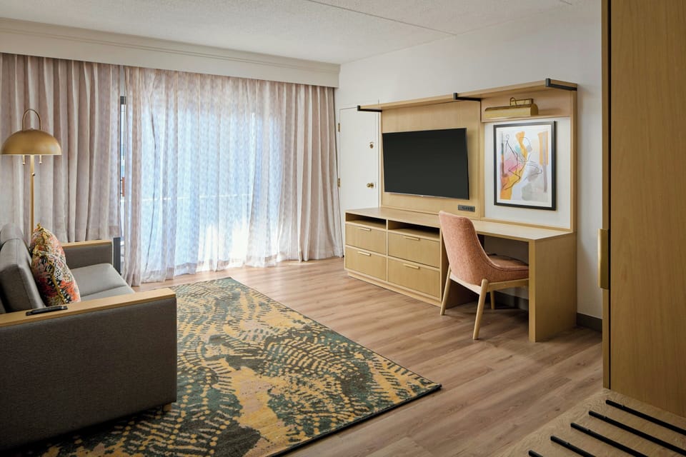 Executive Suite, 1 Bedroom | Premium bedding, down comforters, desk, laptop workspace