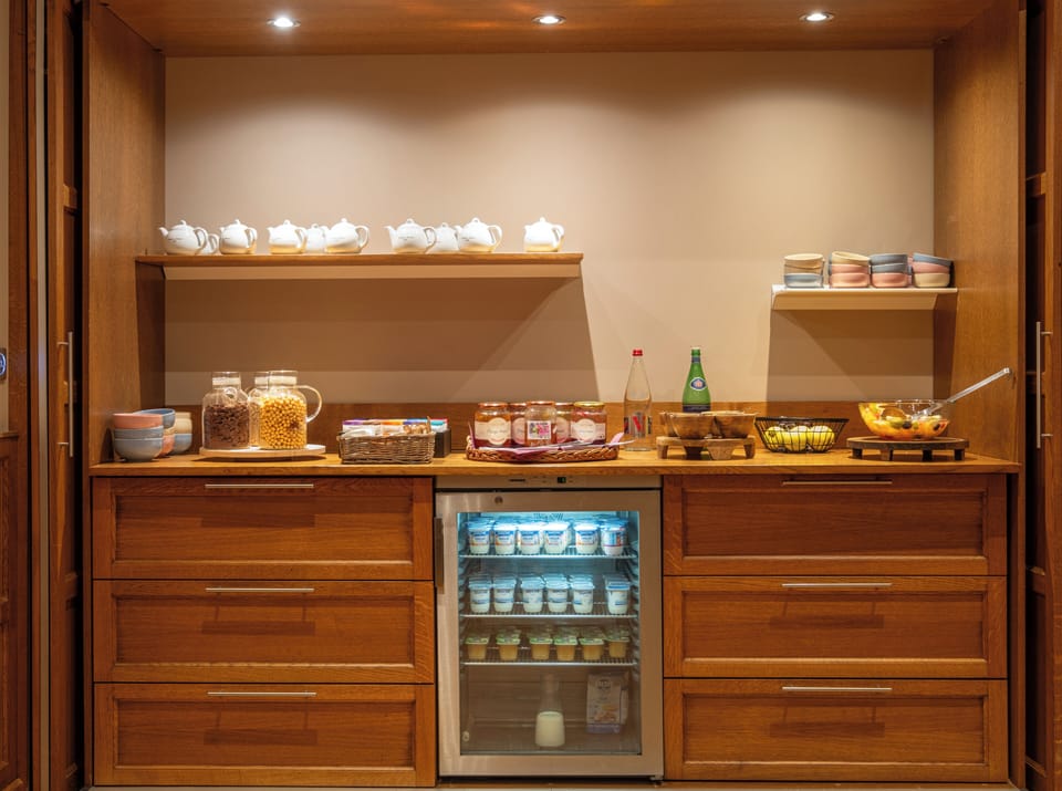 Daily buffet breakfast (EUR 16 per person)