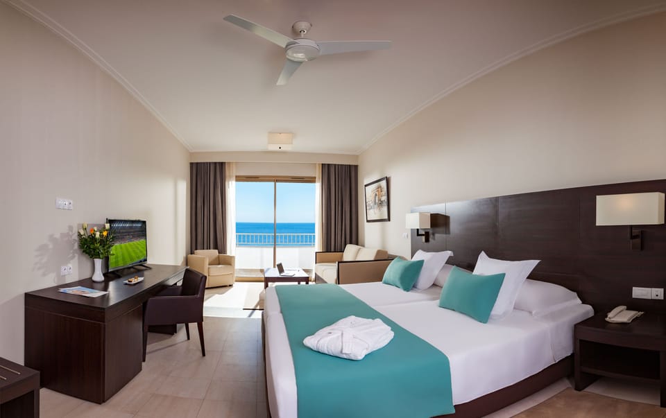 Minibar, in-room safe, blackout drapes, free WiFi