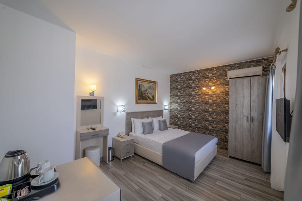 Minibar, in-room safe, soundproofing, free WiFi