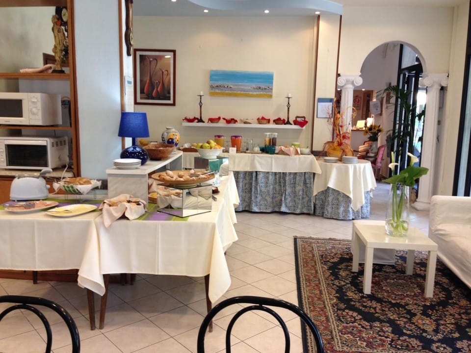 Daily buffet breakfast (EUR 10.00 per person)