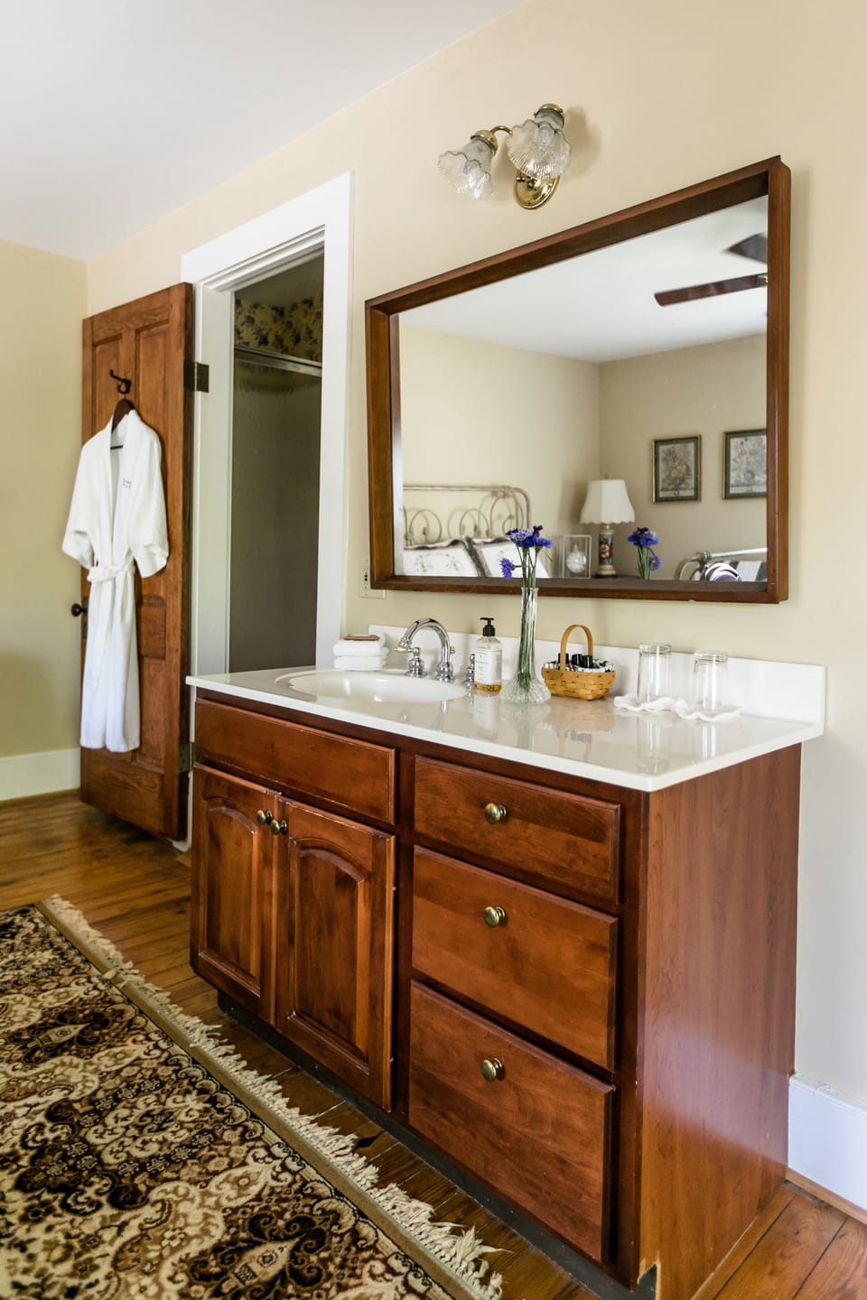 Abbitt Room | Bathroom sink