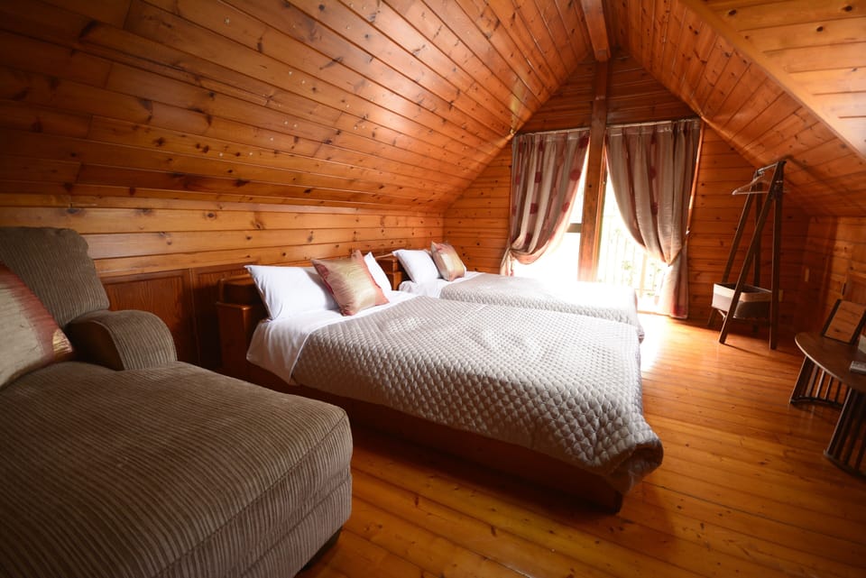 Family House, Non Smoking, Partial Ocean View | Blackout drapes, WiFi (free), bed sheets