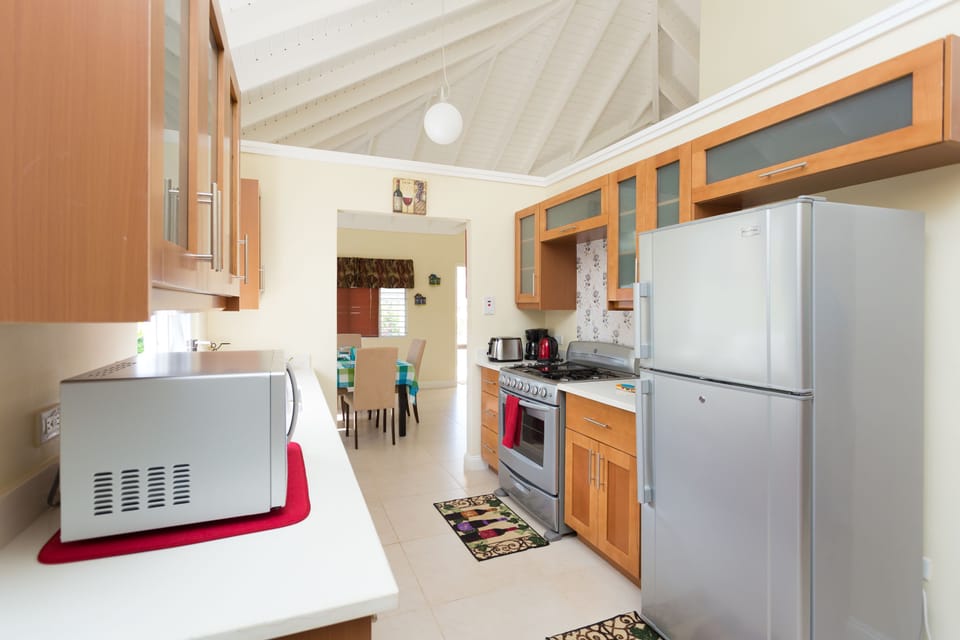 Elite Villa, 3 Bedrooms, Kitchen, Garden View | Private kitchen | Coffee/tea maker, full-size fridge, microwave, oven