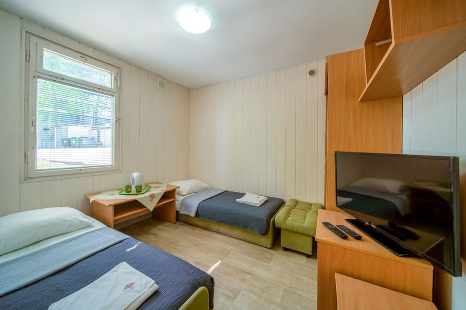 Twin Room | Free WiFi, bed sheets