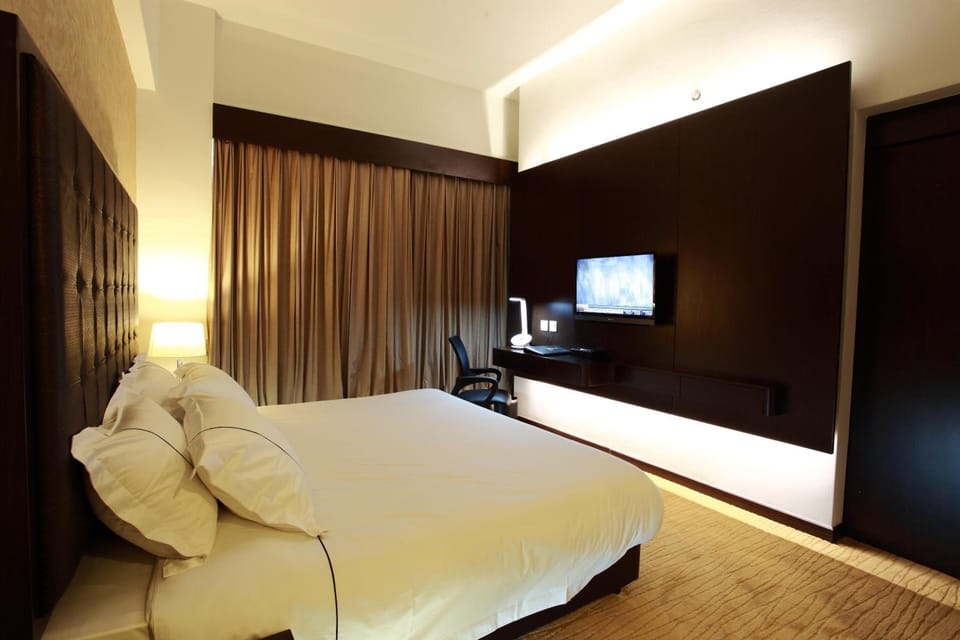 Minibar, in-room safe, desk, blackout drapes