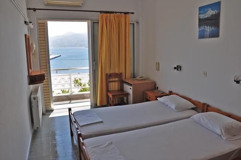 In-room safe, soundproofing, free cribs/infant beds, rollaway beds