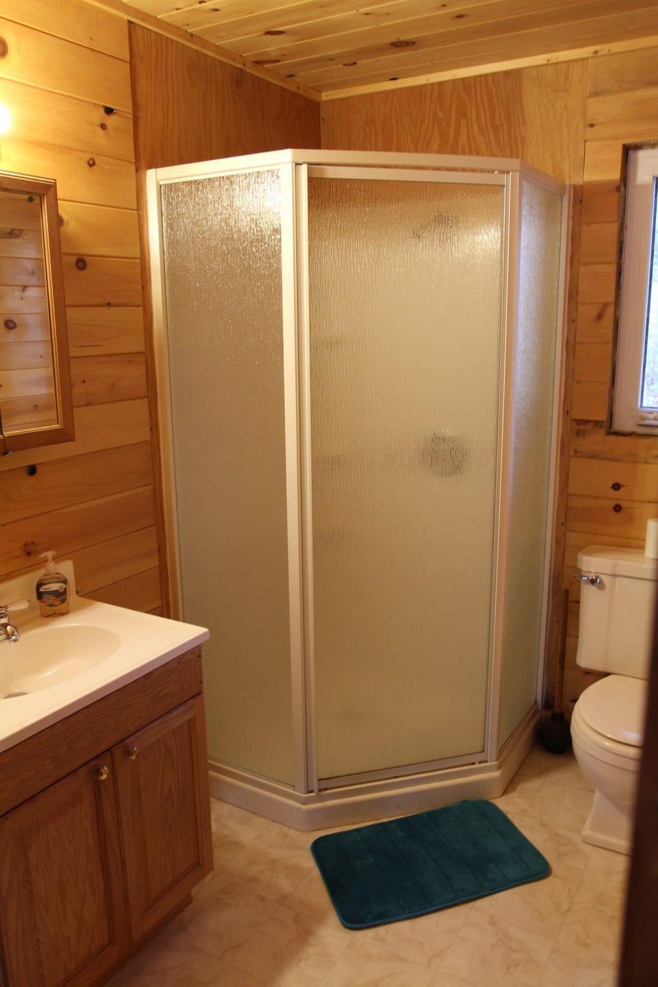 Traditional Cabin, Lake View (1) | Bathroom | Towels