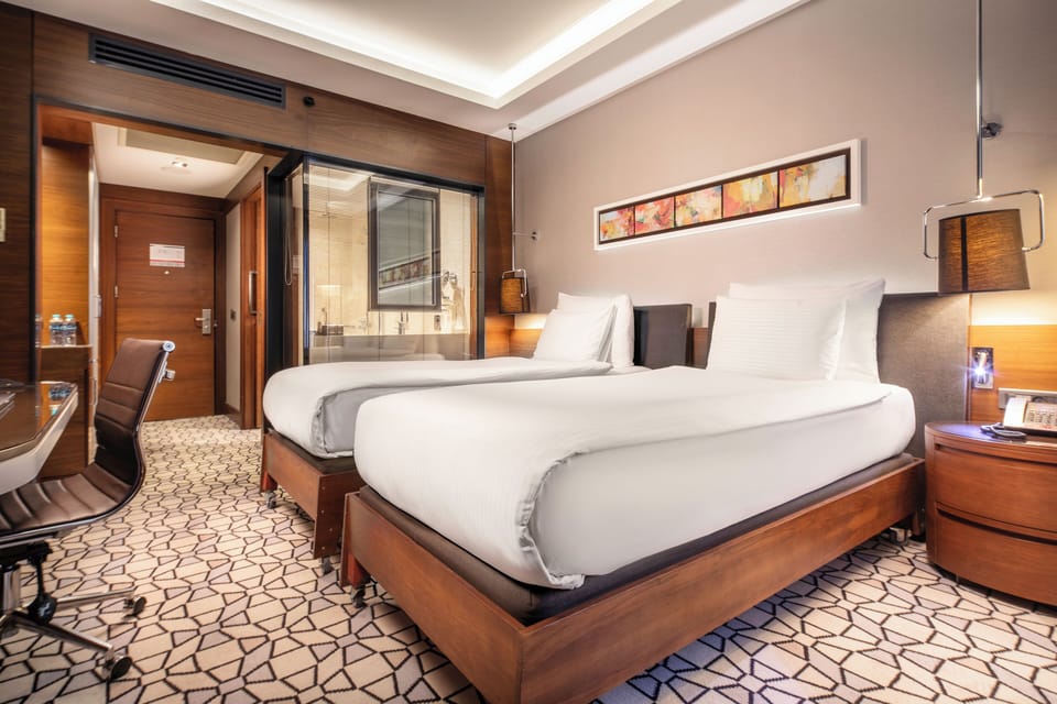 Deluxe Twin Room | Premium bedding, minibar, in-room safe, desk