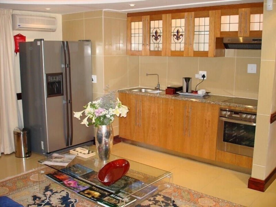 Luxury Self catering unit (2) | Private kitchen | Electric kettle