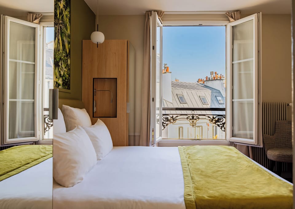 Classic Room | Premium bedding, pillowtop beds, minibar, in-room safe