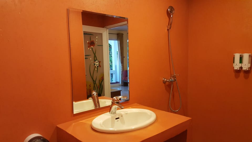 Bathroom sink