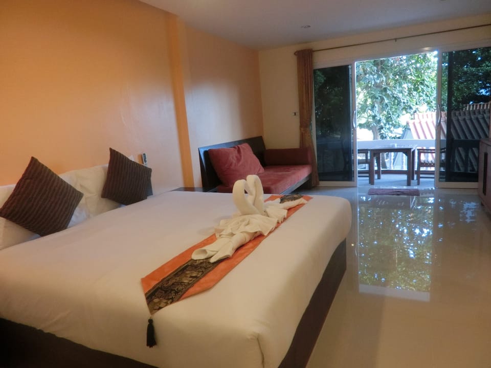 Double Room | Desk, blackout drapes, WiFi (free)