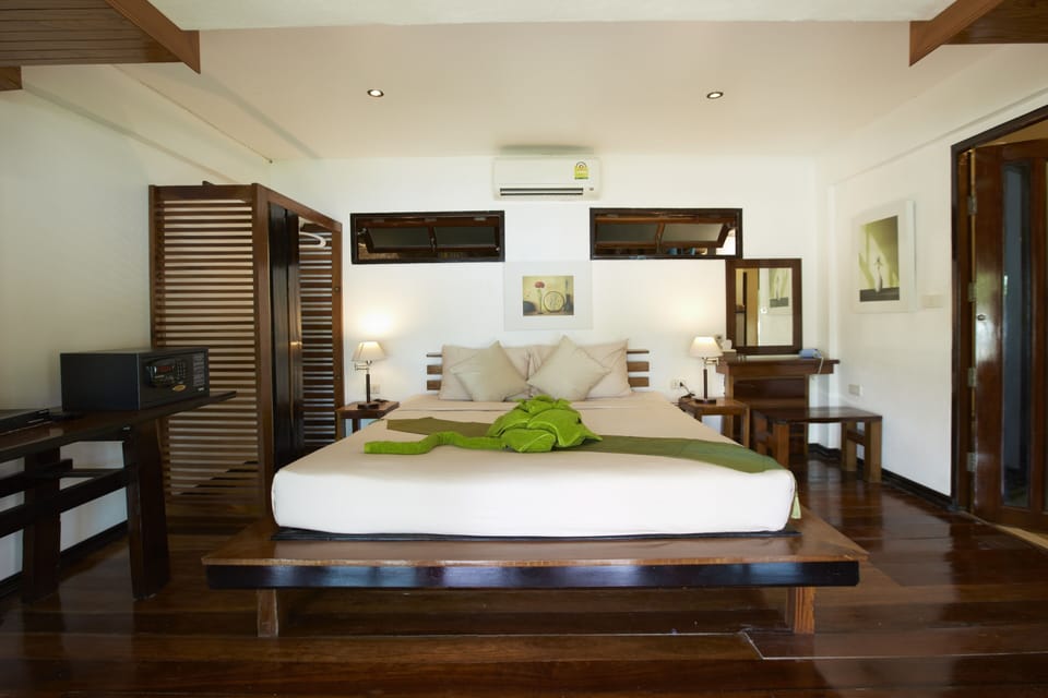 Standard Beach Front  | Free minibar, in-room safe, desk, blackout drapes