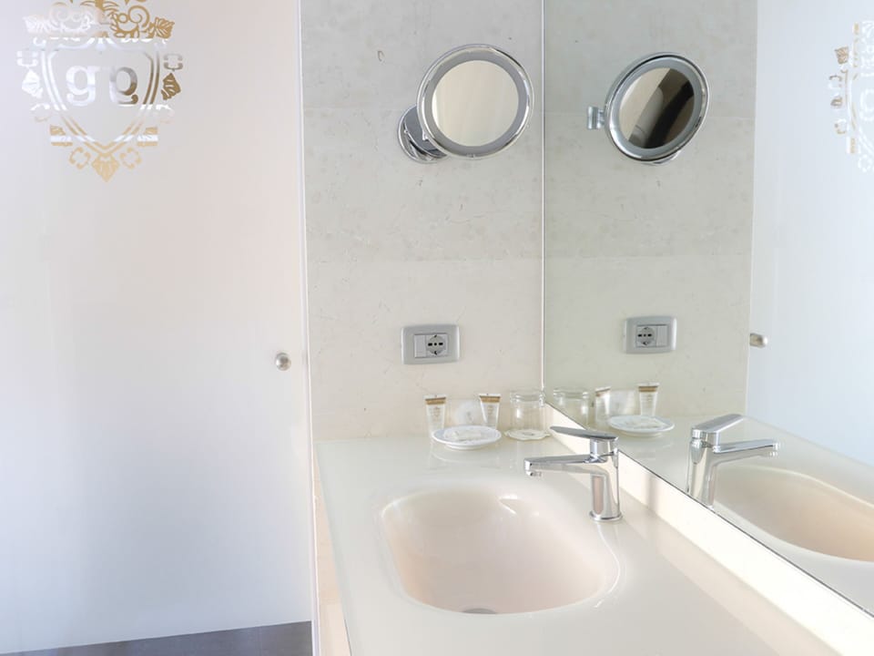 Minibar, in-room safe, individually decorated, desk