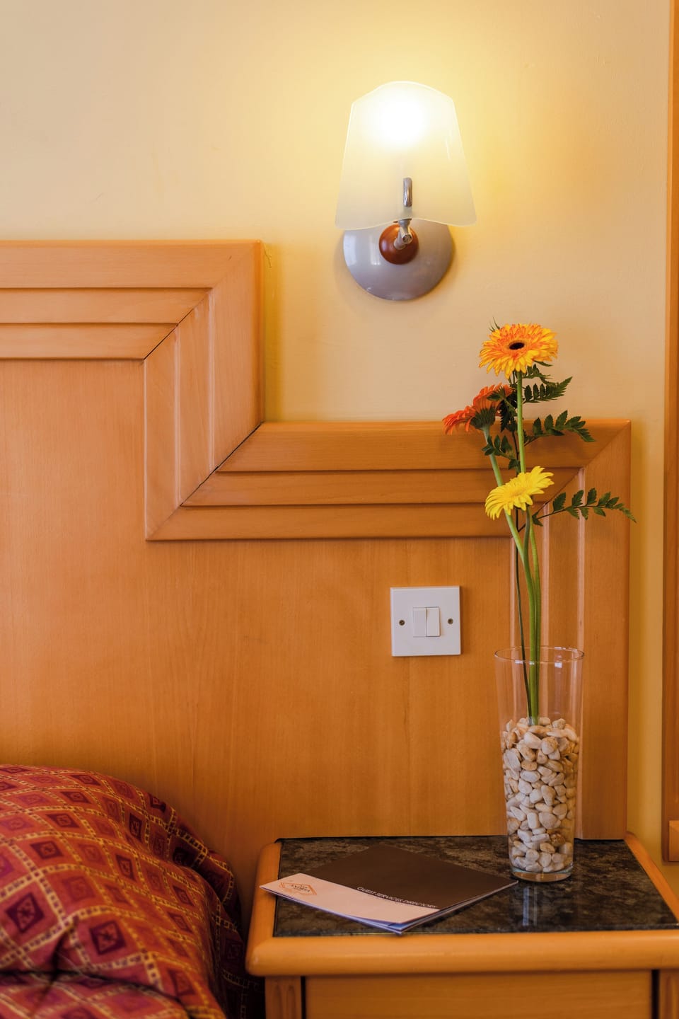 Hypo-allergenic bedding, in-room safe, desk, blackout drapes