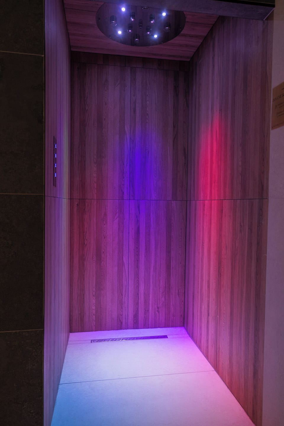 Couples treatment rooms, sauna, hot tub, steam room, Turkish bath