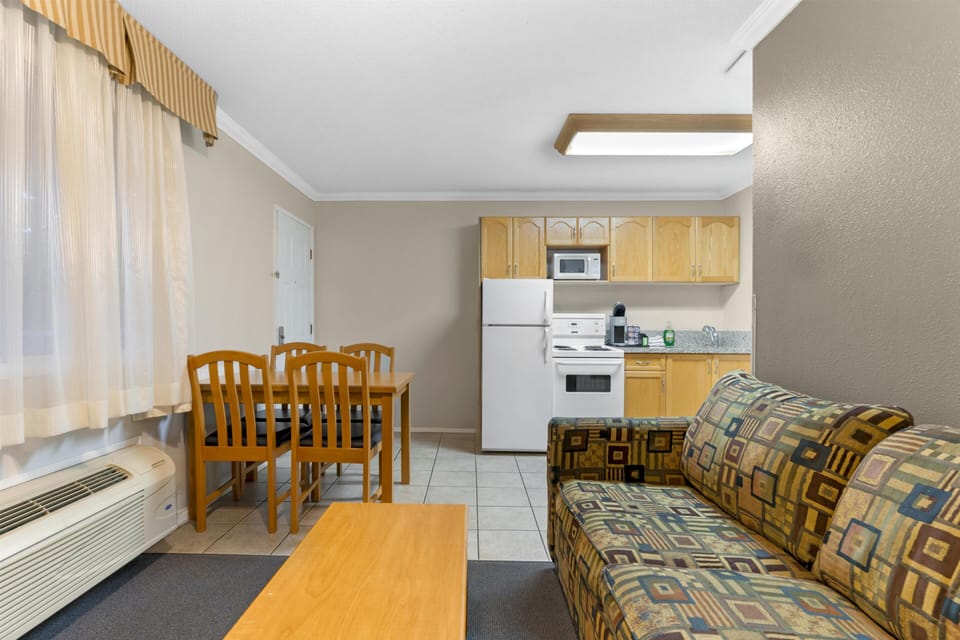 Suite, Multiple Beds, Non Smoking, Kitchen (with Sofabed, Full Kitchen) | Blackout drapes, iron/ironing board, free WiFi, bed sheets
