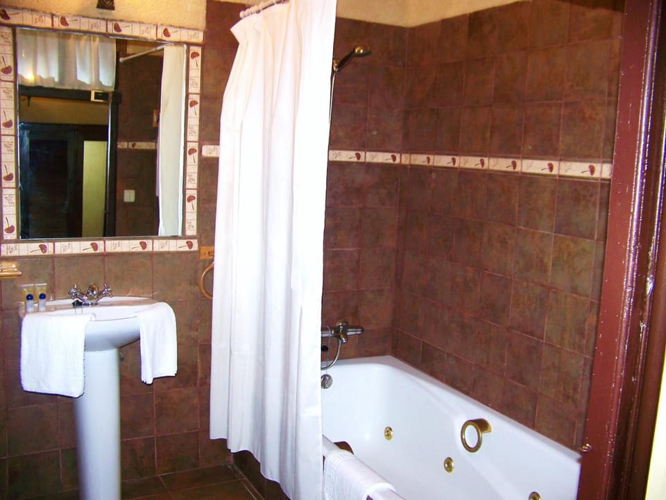 Free toiletries, hair dryer, bidet, towels