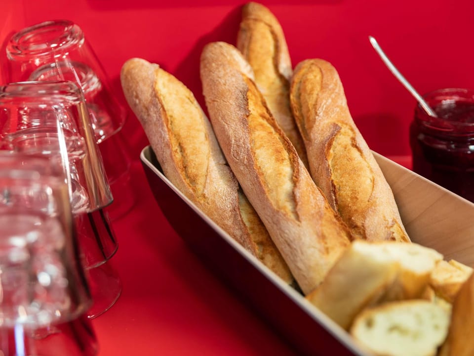 Daily buffet breakfast for a fee