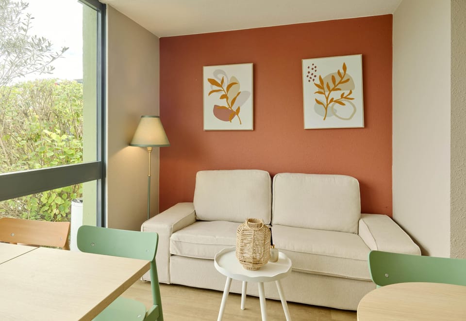 Flat-screen TV, offices