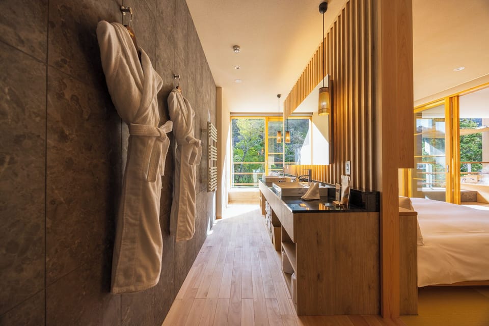 Prestige Suite with Open-Air Bath "Kumo" | Minibar, in-room safe, desk, blackout drapes
