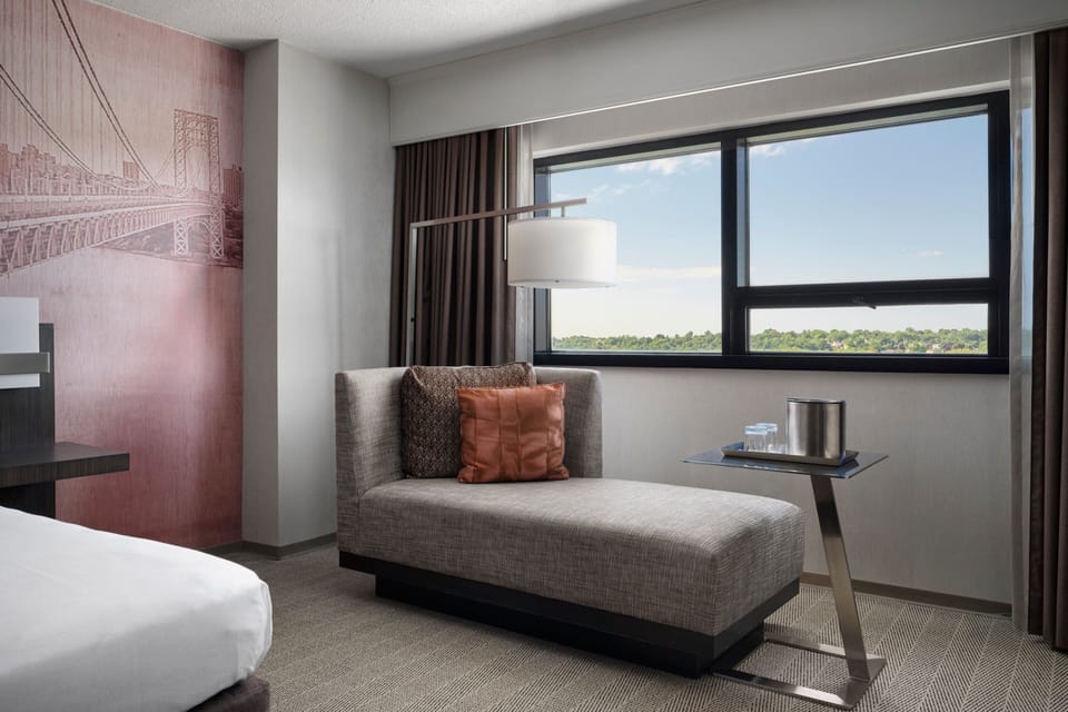 Premium bedding, in-room safe, desk, laptop workspace