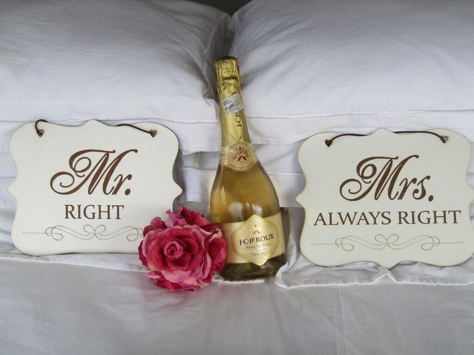 1 bedroom, premium bedding, minibar, in-room safe