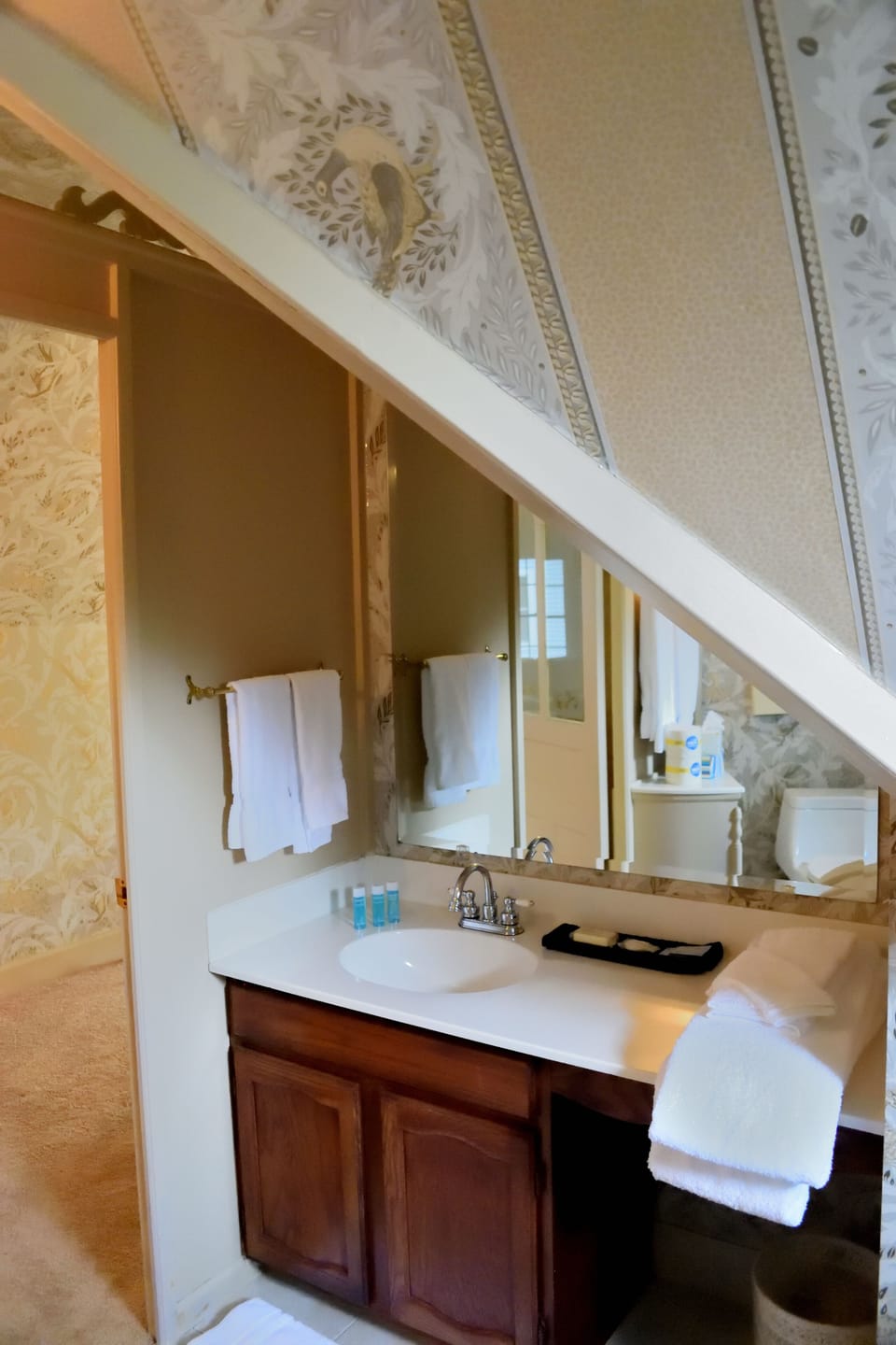 The Rose Honeymoon Suite | Bathroom | Free toiletries, hair dryer, towels, soap