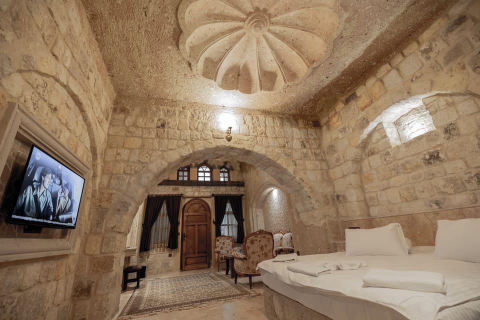Elite Room | In-room safe, individually decorated, individually furnished