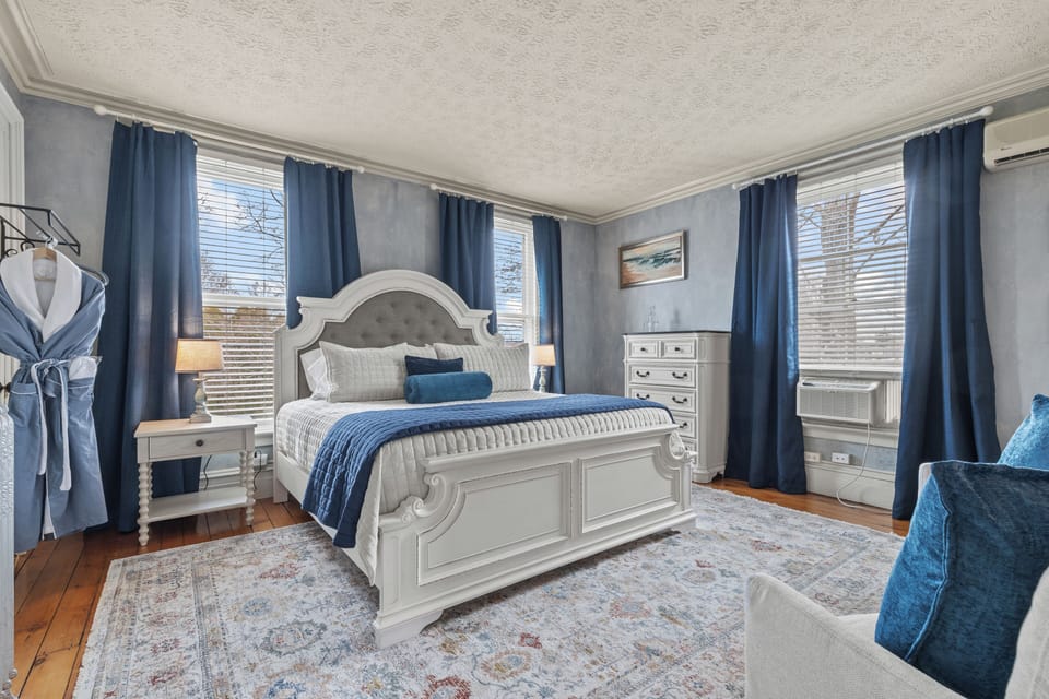 Standard Room, 1 Bedroom, Private Bathroom | Premium bedding, individually decorated, individually furnished
