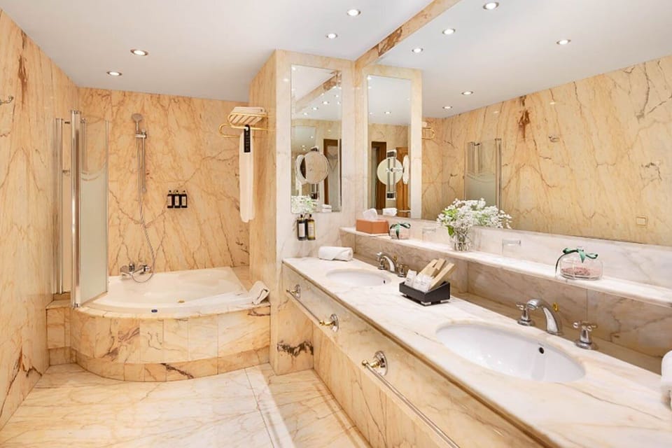 Down comforters, minibar, in-room safe, desk