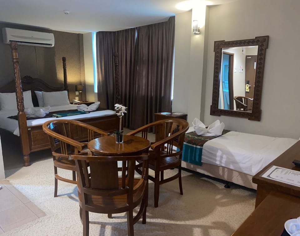 Executive Room | Desk, blackout drapes, iron/ironing board, WiFi (free)