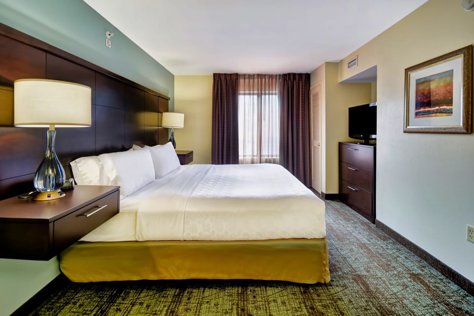 Premium bedding, pillowtop beds, in-room safe, desk