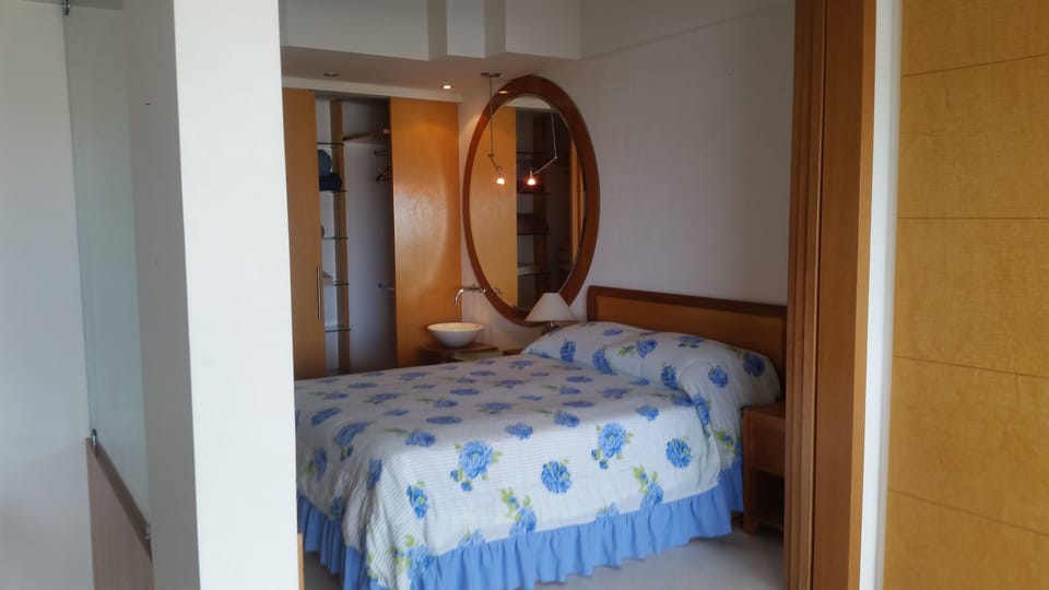 Standard Apartment, 1 Bedroom, Partial Sea View | 1 bedroom, free WiFi, bed sheets