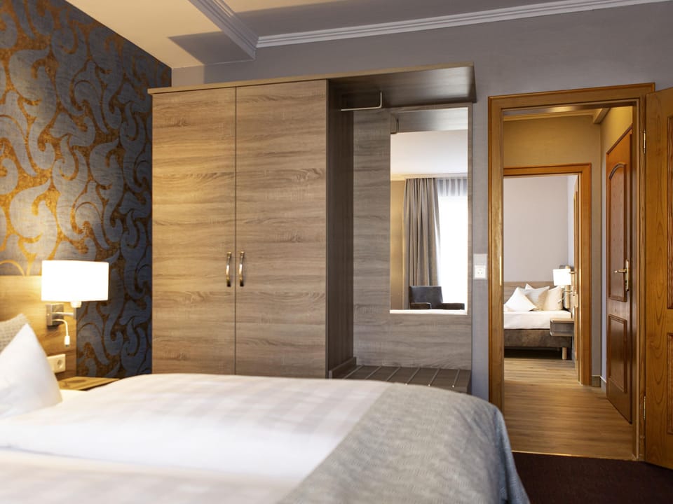Privilege, Twin Room, 2 Twin Beds | In-room safe, desk, blackout drapes, soundproofing
