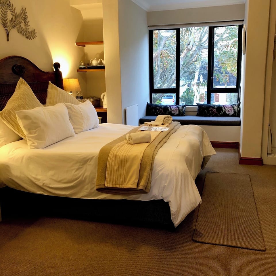 Deluxe Double - 6 | In-room safe, iron/ironing board, free WiFi, bed sheets