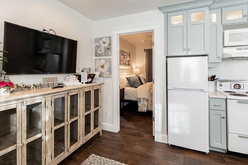 #8 Duffield Cottage | Living area | 36-inch flat-screen TV with digital channels, DVD player