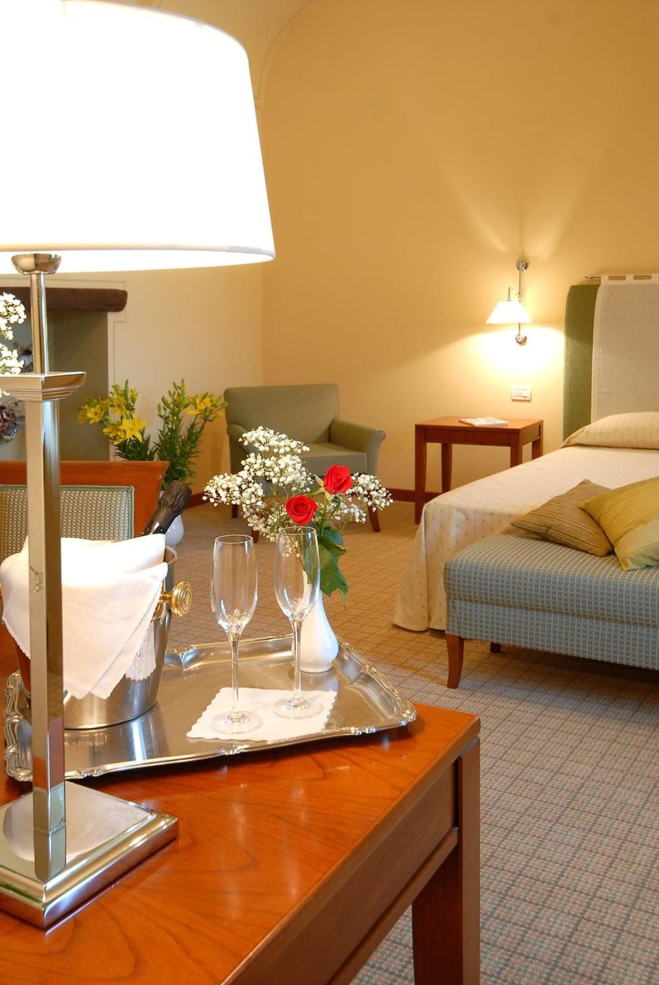 Minibar, desk, soundproofing, free WiFi