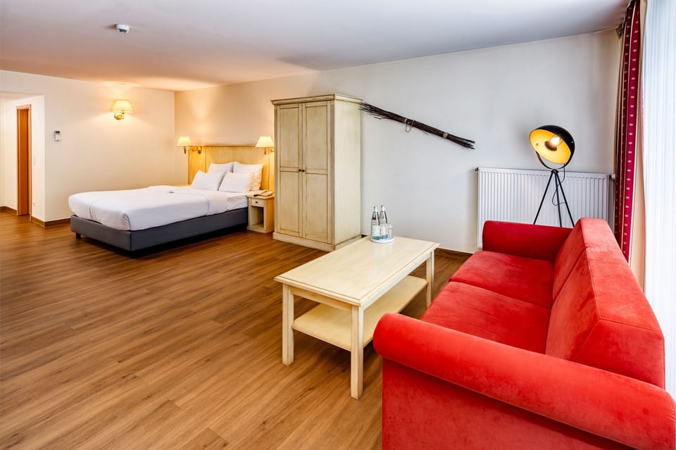 Junior Studio Suite, Non Smoking, Balcony | Premium bedding, minibar, in-room safe, desk