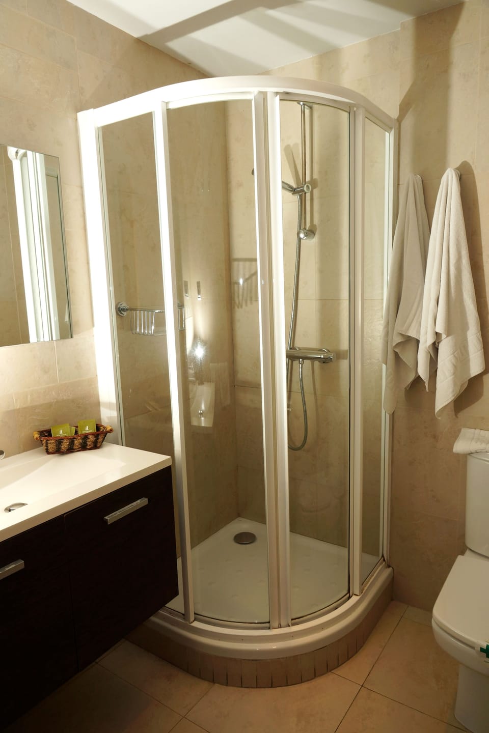 Double or Twin Room | Bathroom | Free toiletries, hair dryer, towels