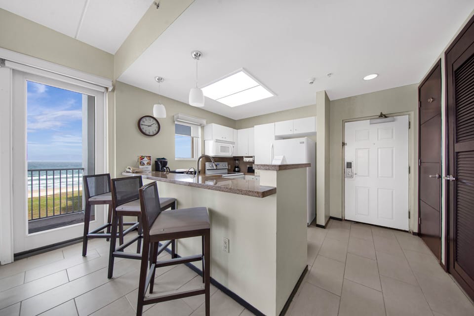 Luxury Suite, 2 Bedrooms | Private kitchenette | Coffee/tea maker
