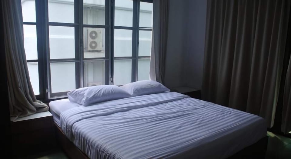 Deluxe Double | Desk, free cribs/infant beds, free WiFi