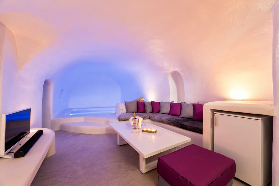 Indoor spa tub