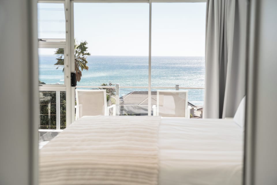 Sea View Room - Bath and Shower (2) | In-room safe, blackout drapes, iron/ironing board, free WiFi