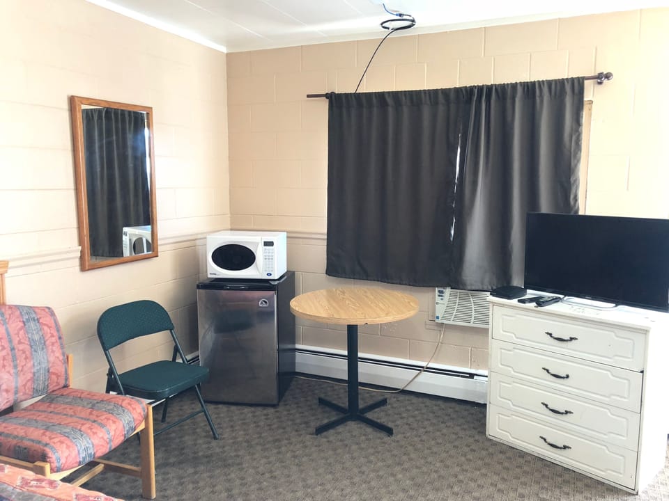 Economy Room, 1 Queen Bed | View from room