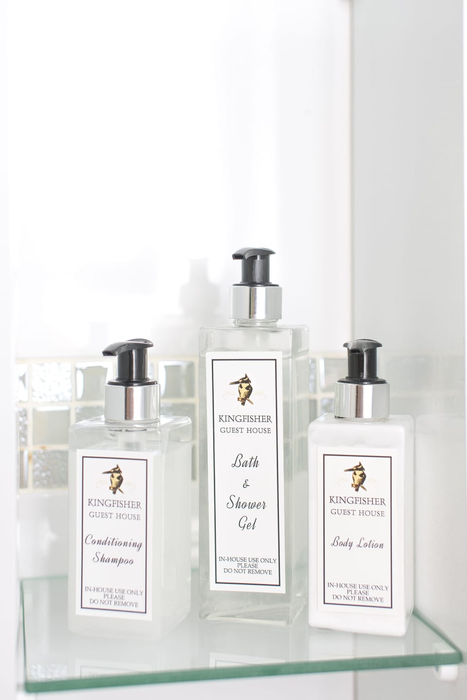 Basic Room, 1 Queen Bed | Bathroom amenities | Free toiletries, hair dryer, bathrobes, towels