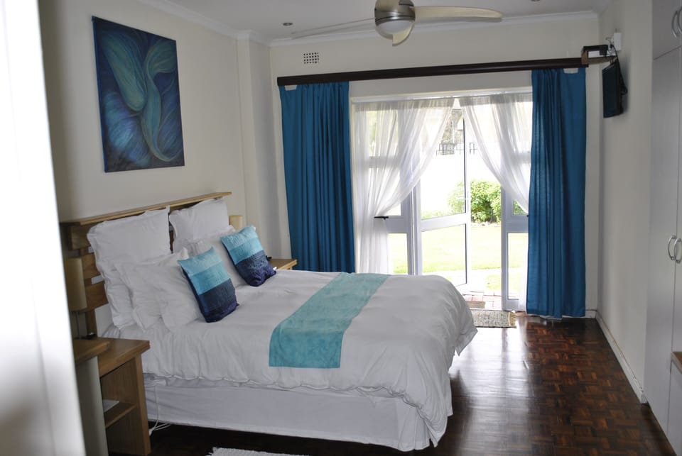 Residence 3 Cotswold Standard, Queen Bed, Shower, Ground Floor | In-room safe, individually decorated, individually furnished, desk
